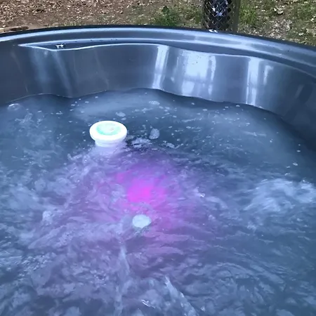 W Lesie Sauna I Goraca Balia Wellness&spa