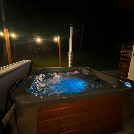 W Lesie Sauna I Goraca Balia Wellness&spa Chalet *