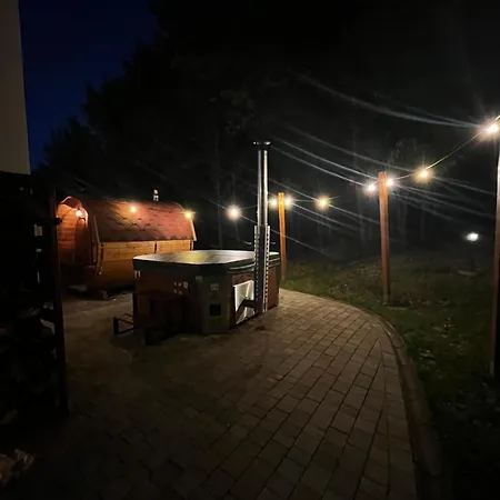 W Lesie Sauna I Goraca Balia Wellness&spa Grybow