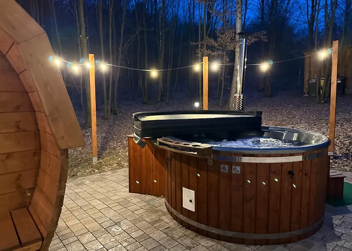W Lesie Sauna I Goraca Balia Wellness&spa Chalet Grybow